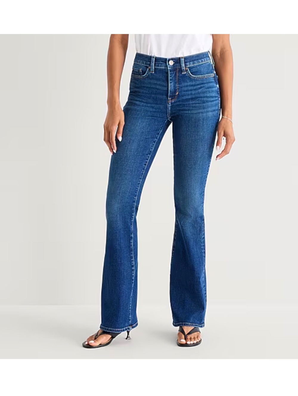 a.n.a High Rise Flare Leg Jeans Women’s Size 6